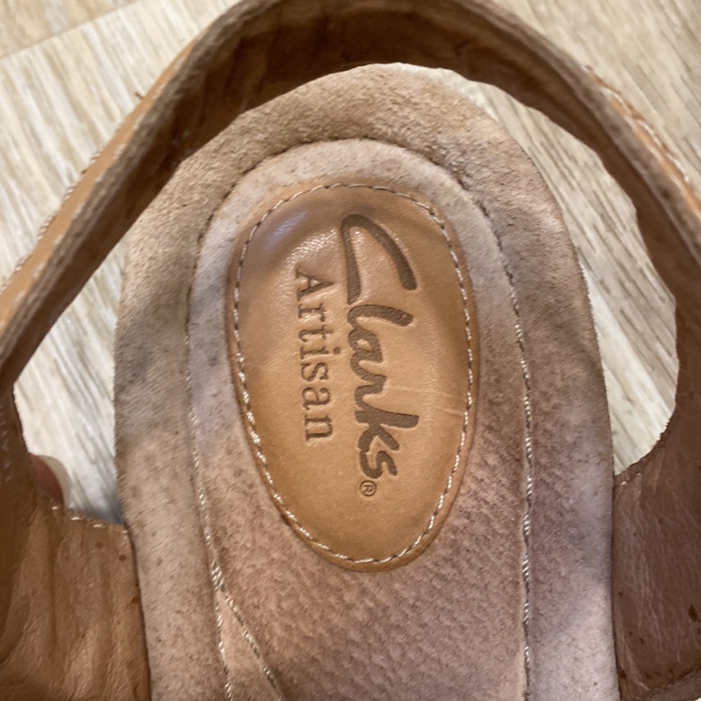 CLARKS LEATHER SANDALS - Picture 2 of 5
